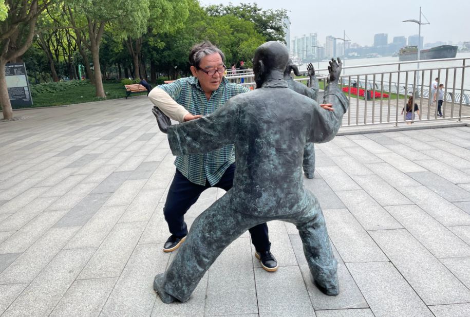李立群