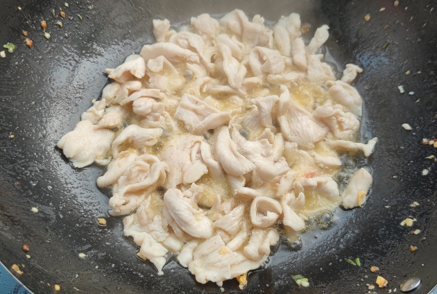 鸡胸肉炒辣椒炒番茄